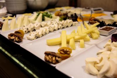 گرند آراس هتل اند سوئیتس