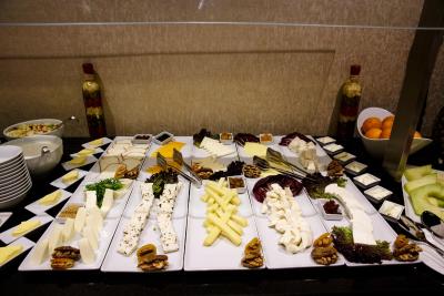 گرند آراس هتل اند سوئیتس