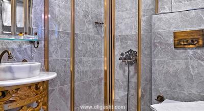 وایت مونارچ