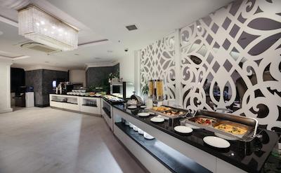 وایت مونارچ