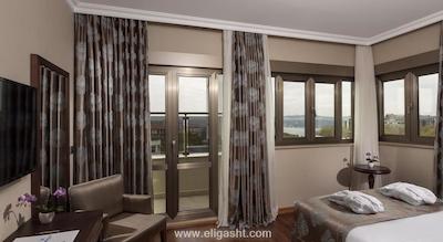 نوا پلازا بوتیک اند اسپاهتل