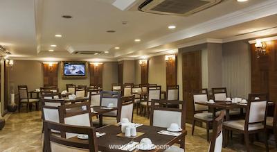 نوا پلازا بوتیک اند اسپاهتل