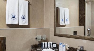 نوا پلازا بوتیک اند اسپاهتل