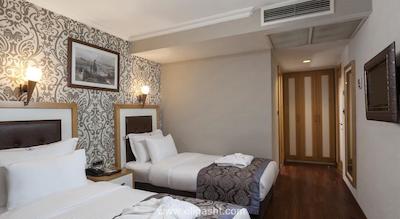 نوا پلازا بوتیک اند اسپاهتل