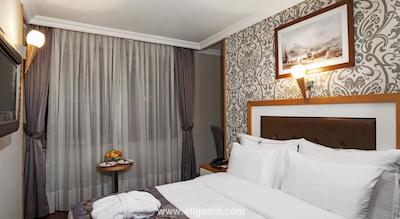 نوا پلازا بوتیک اند اسپاهتل