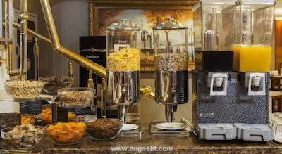 نوا پلازا بوتیک اند اسپاهتل