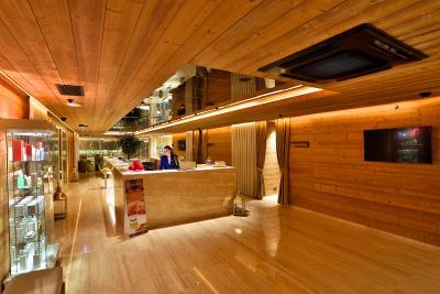 دوسو دوسی هتل داون تاون