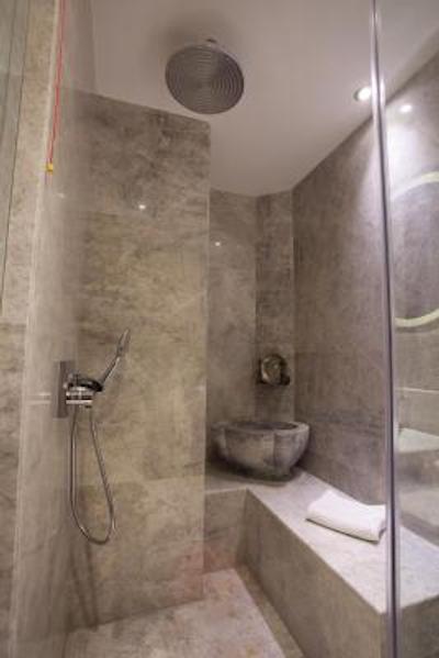 دوسو دوسی هتل داون تاون