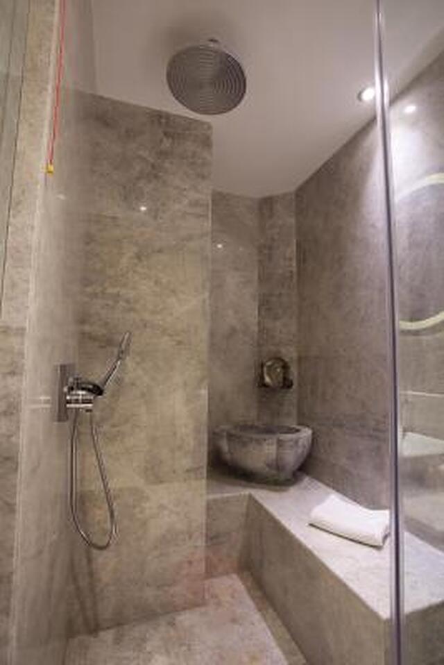 دوسو دوسی هتل داون تاون