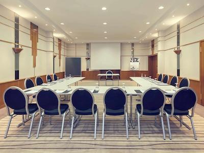 مرکور هتل دورتموند سنتروم