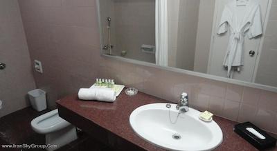 کلارکس شیراز