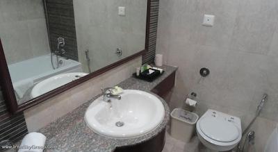 کلارکس شیراز