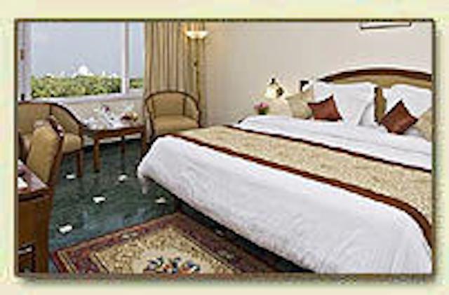 کلارکس شیراز