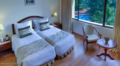 کلارکس شیراز