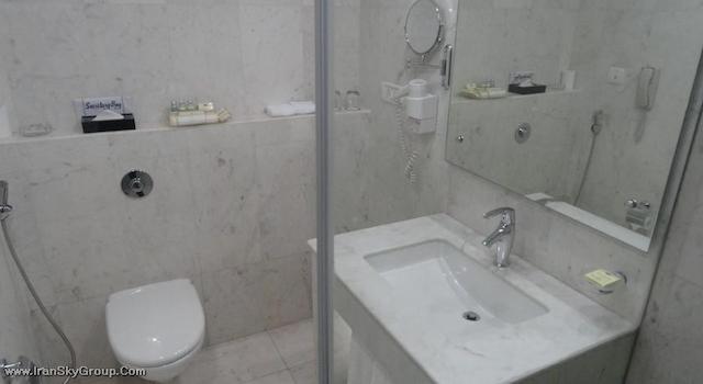 کلارکس شیراز