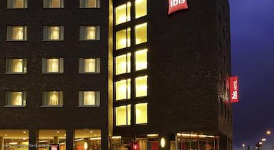 آیبیس هامبورگ آلسترینگ