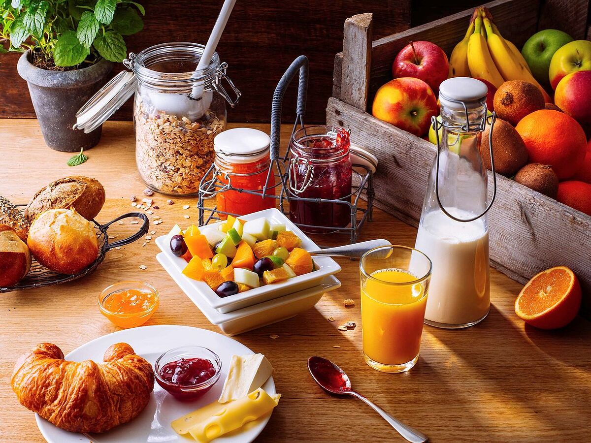 آیبیس هامبورگ آلسترینگ