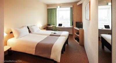 آیبیس هامبورگ آلسترینگ