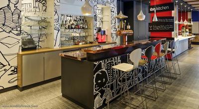 آیبیس هامبورگ آلسترینگ