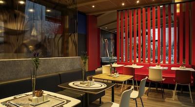 آیبیس هامبورگ آلسترینگ