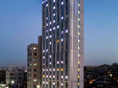 آیبیس باجت آمباسادور سئول دونگدامون