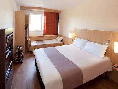 آیبیس بارسلونا ویلدکنس