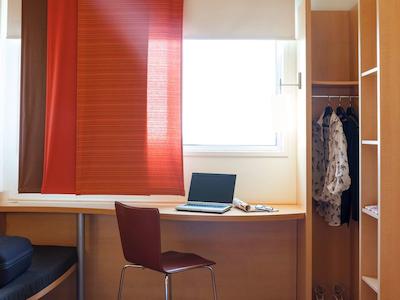 آیبیس بارسلونا ویلدکنس