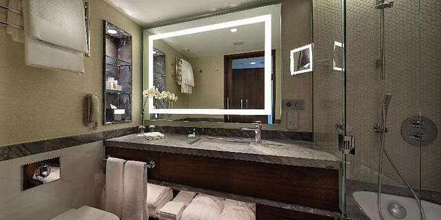 کنراد استانبول بسفروس