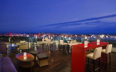 کنراد استانبول بسفروس