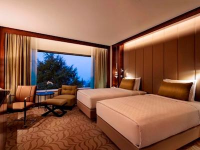 کنراد استانبول بسفروس