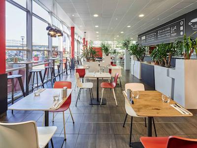 آیبیس پاریس سی‌ دی‌ جی ایرپورت