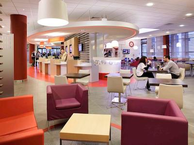 آیبیس پاریس سی‌ دی‌ جی ایرپورت