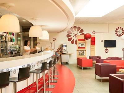 آیبیس پاریس سی‌ دی‌ جی ایرپورت