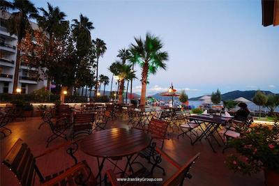 گلدن راک بیچ هتل