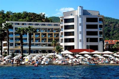 گلدن راک بیچ هتل