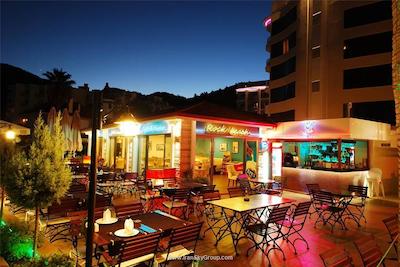 گلدن راک بیچ هتل