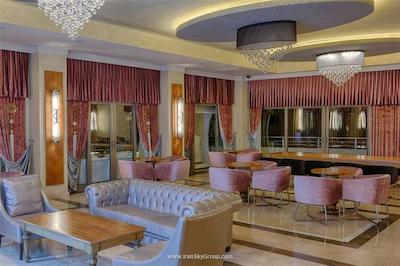 گلدن راک بیچ هتل