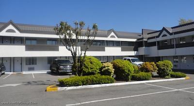 بست وسترن کاپیلنو این اند سویتس