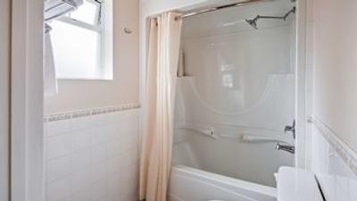 بست وسترن کاپیلنو این اند سویتس