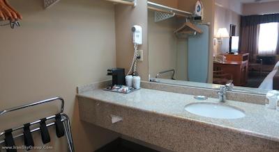 بست وسترن کاپیلنو این اند سویتس