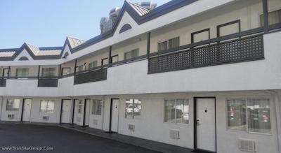 بست وسترن کاپیلنو این اند سویتس