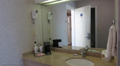 بست وسترن کاپیلنو این اند سویتس