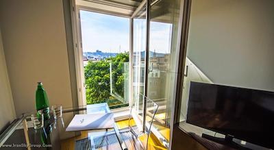 ونکسلاس اسکوئر هتل