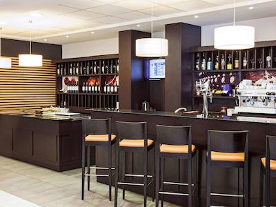 آیبیس بارسلونا ریپولت