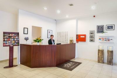 مریلا ایرپورت هتل کلن