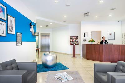 مریلا ایرپورت هتل کلن