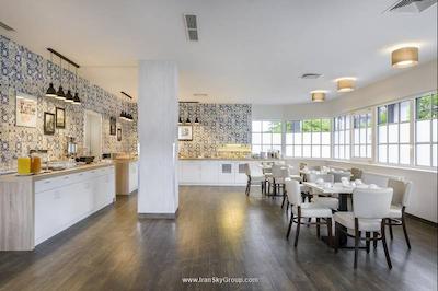 مریلا ایرپورت هتل کلن