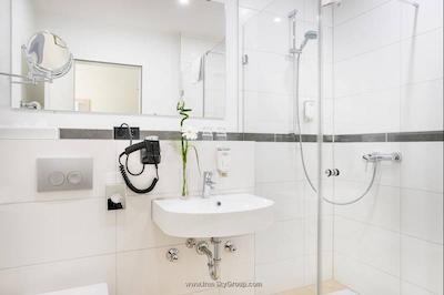 مریلا ایرپورت هتل کلن