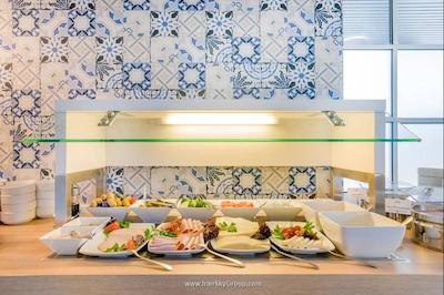 مریلا ایرپورت هتل کلن