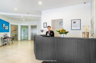 مریلا ایرپورت هتل کلن